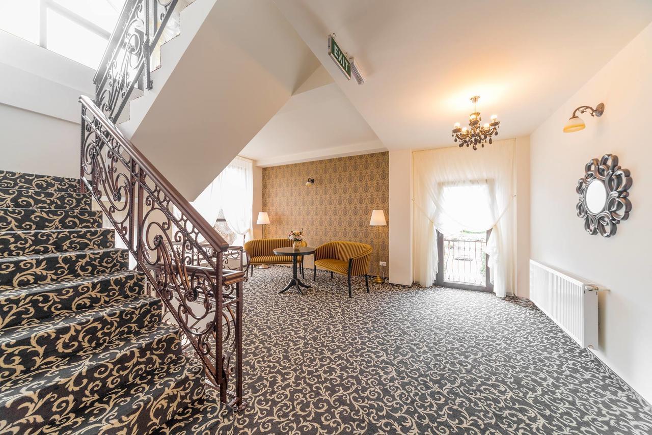 Hotel Complex Havana Tîrgu Ocna Eksteriør billede